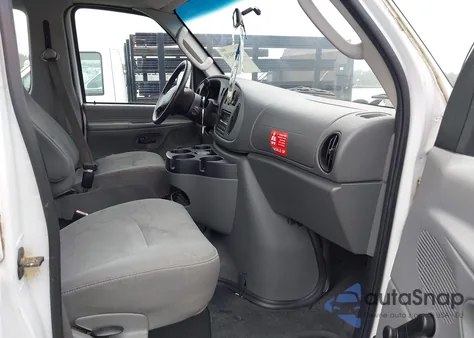 2008 Ford Econoline E150 Wagon z USA, uszkodzony, nr VIN 1FMNE11W88DA72984